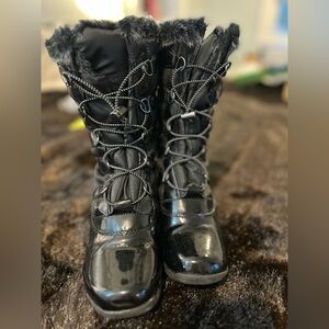 Totes Lisa Black Winter Snow Boots Faux Fur Lined Women’s Size 7